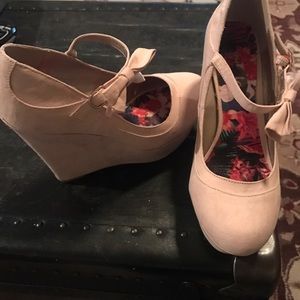 ***SOLD***Pink Mary Jane Wedges