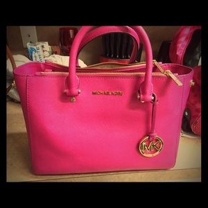 SOLD Bright pink Michael Kors Saffino leather bag