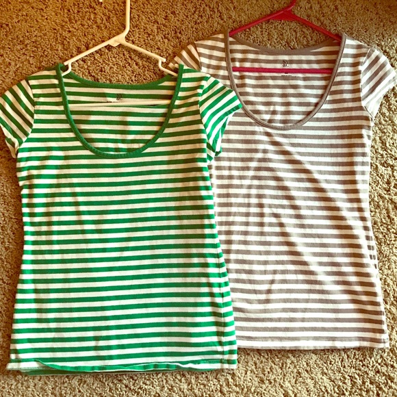 2 fitted tees