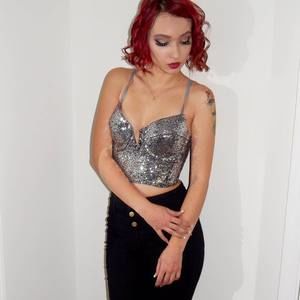 Meet your Posher, Leila