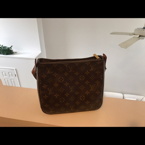 Louis Vuitton Shoulder bag