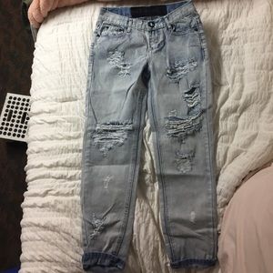 ONE TEASPOON DISTRESSED BOYFRIEND JEANS