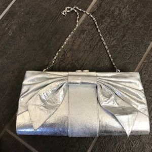Aldo clutch