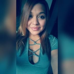 Meet your Posher, Abril