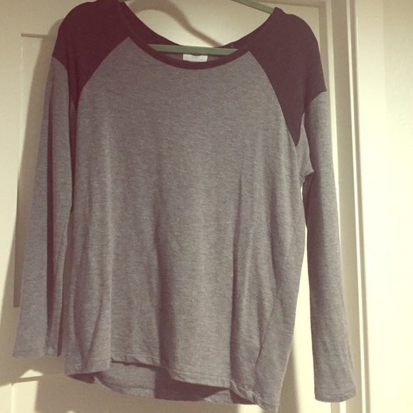 Grey old navy top