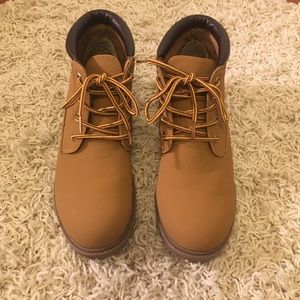 Timberland lookalike boots