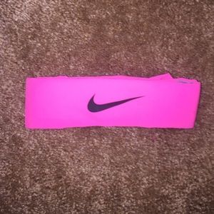 Nike tie headband
