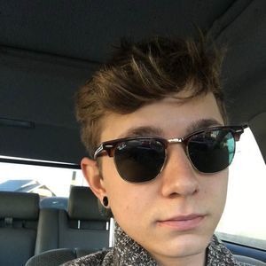 Meet your Posher, Alex