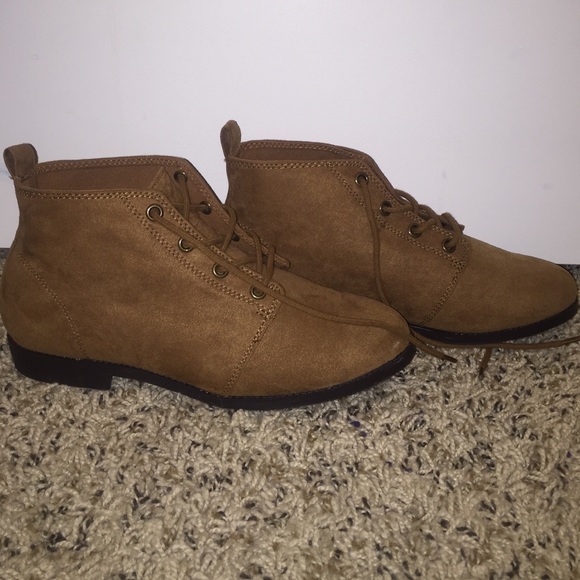 Light brown booties