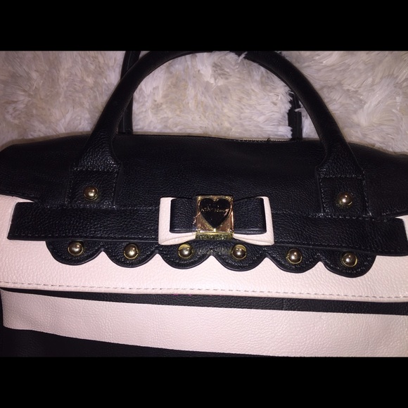 SALE❤NEW Betsey Johnson bag. - Picture 2 of 3