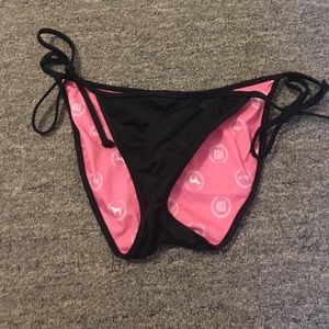 Black bikini bottoms