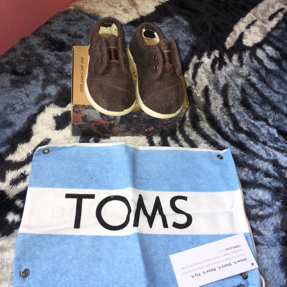 TOMS TODDLERS 4