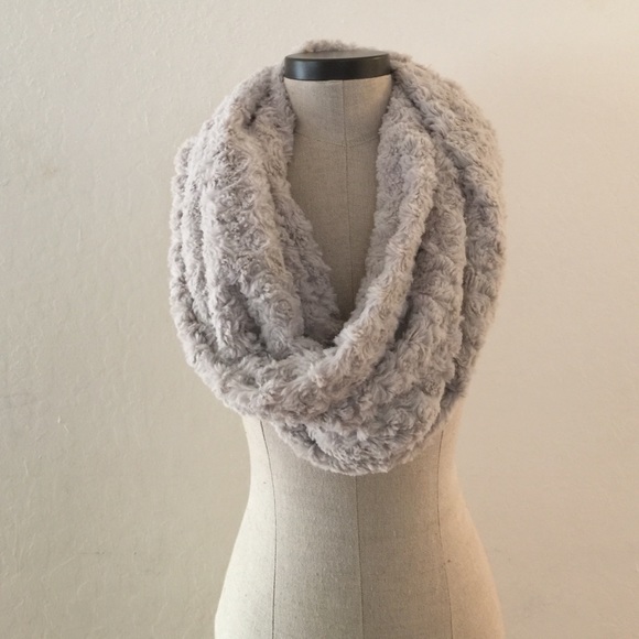 Accessories - 🎉FINAL PRICE🎉Nordstrom Faux Fur Infinity Scarf