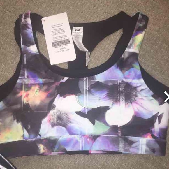 Fabletics sports bra with tags!