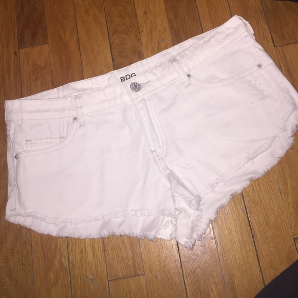 BDG Low Rise Dolphin Short- White Denim