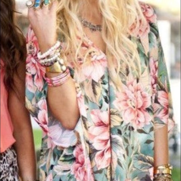 ISO Tommy and the band peta sz M or L