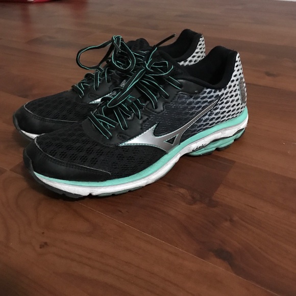MIZUNO shoes