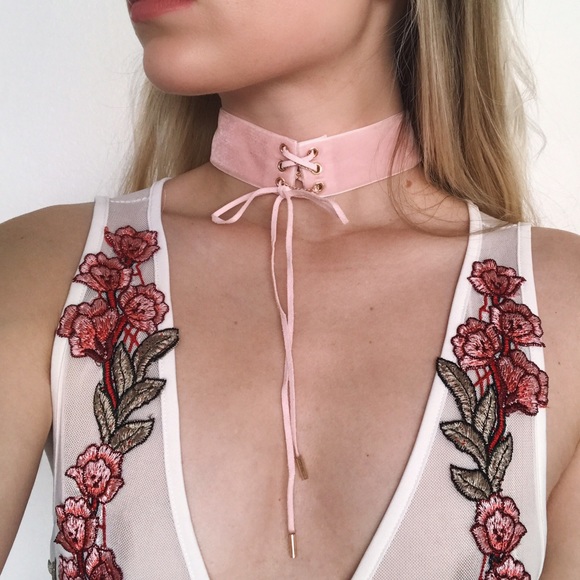 • baby pink lace up gold chain choker • - Picture 3 of 4