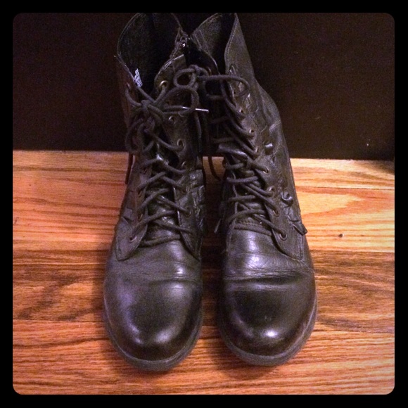 Betsy Johnson boots