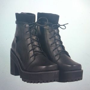 UNIF // REVERB BLACK PLATFORM BOOTS