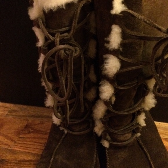 UGG boots - Picture 2 of 2