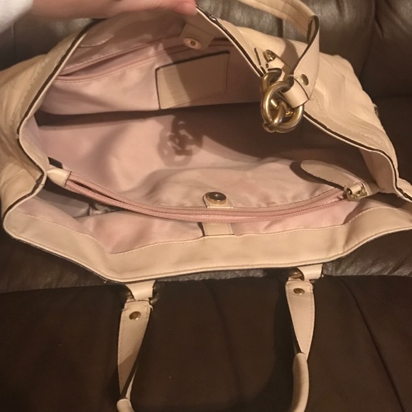 Cream Coach Purse with light pink interior - Picture 2 of 3