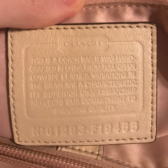 Cream Coach Purse with light pink interior - Picture 3 of 3