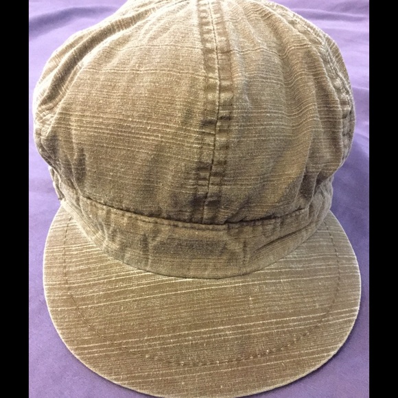 Free $5item w/ sale of Brown Puff-top Hat