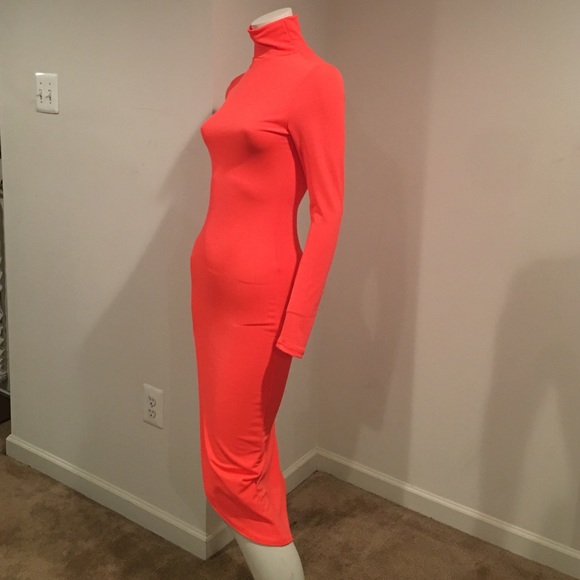 ❗️1 LEFT | Mock Neck Midi Dress - Picture 2 of 5