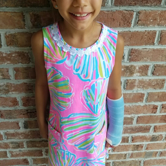 Sz Large GIRLS Lilly Shift Dress