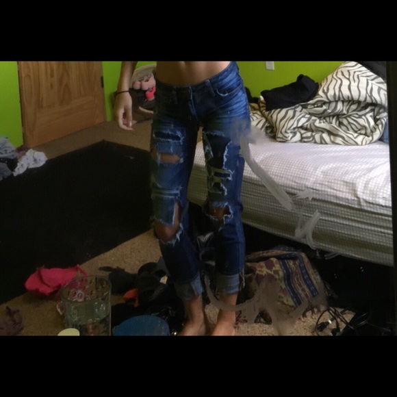 American eagle distressed jeans