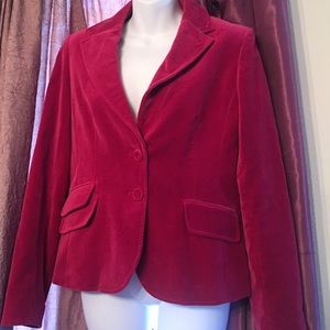 Pink fuchsia, velvet blazer.