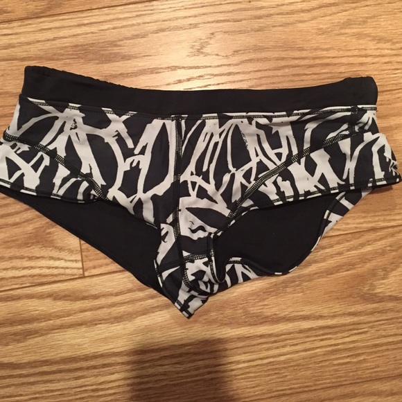 Lululemon swim short