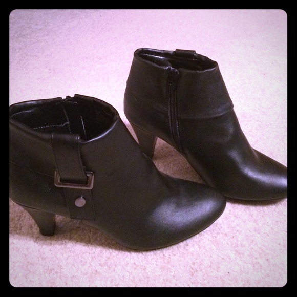 Black heel ankle boots