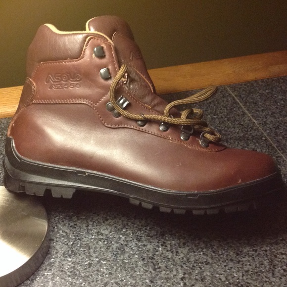 Boots - Picture 4 of 8