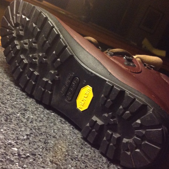 Boots - Picture 5 of 8