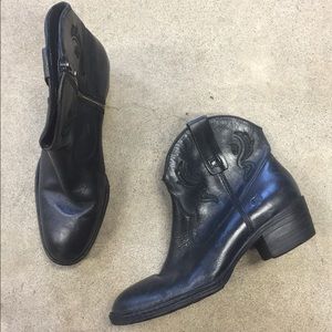 Born riven ankle boots