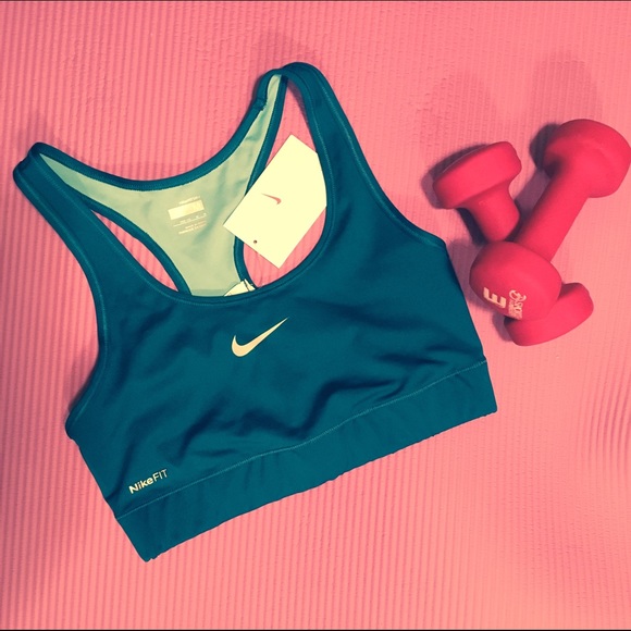 🎉Flash Sale🎉 Nike FitDry Sports Bra - Size M