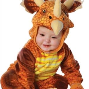 Toddler triceratops costume (Halloween) 🍁