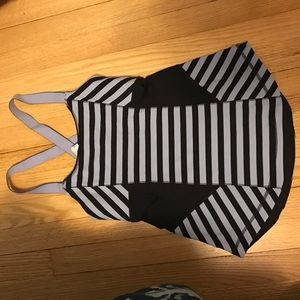 Size 6 lululemon tank top
