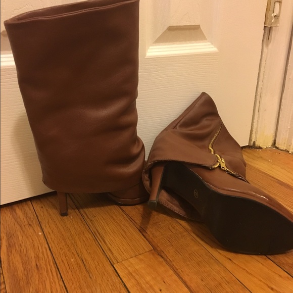 Shoes - Picture 2 of 4