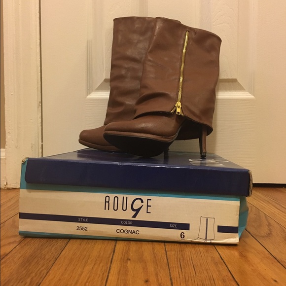 Shoes - Picture 4 of 4