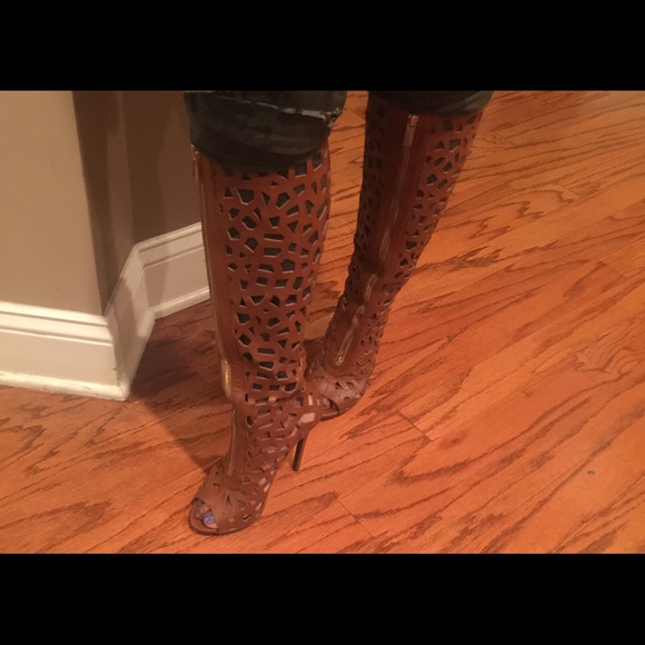 NIB Sexy High Peep Toe Gladiator Heels! - Picture 3 of 4