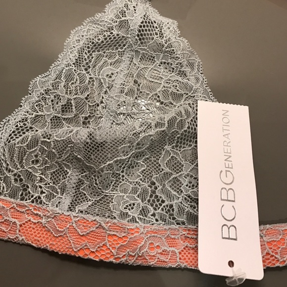 BCBG wireless lace bra in small - Picture 2 of 3