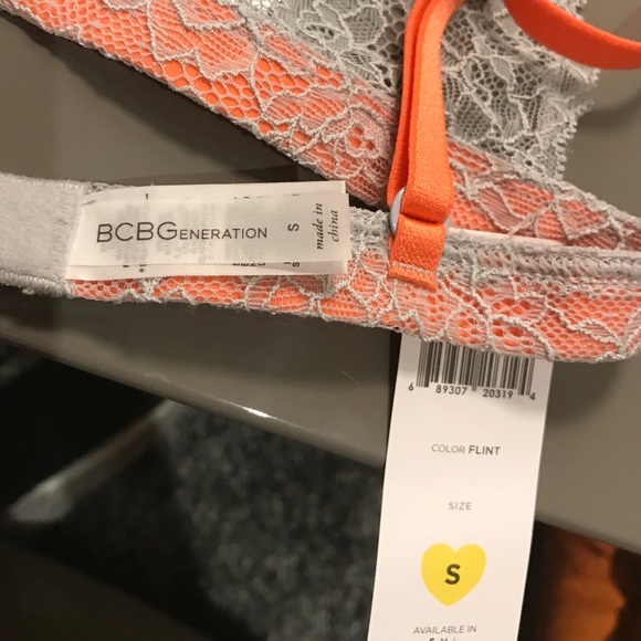 BCBG wireless lace bra in small - Picture 3 of 3