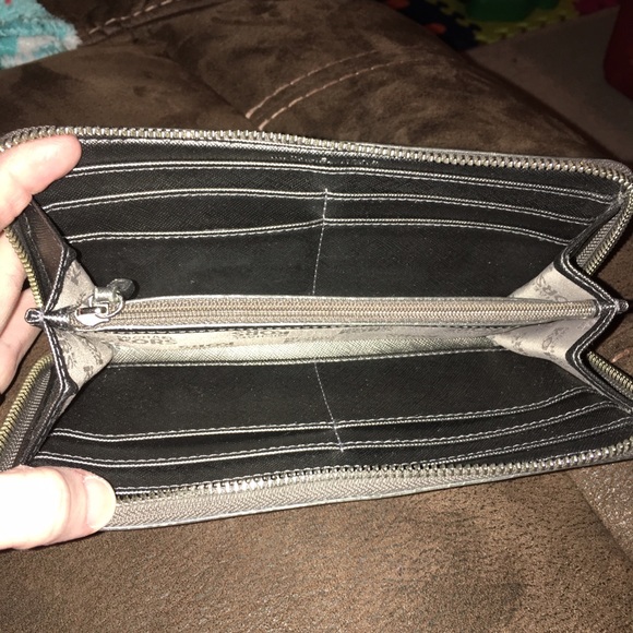 Authentic MK wallet pewter - Picture 3 of 4