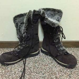 Sketchers boots
