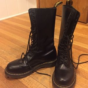 Dr. Marten Boots, size 9