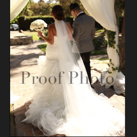 Wedding dress - Picture 3 of 4