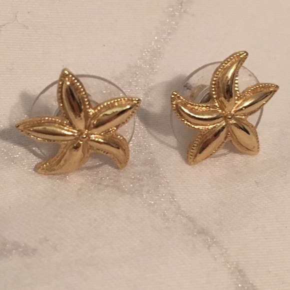 Gold starfish Earrings